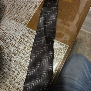 Elegant Chevron Patterned Black and Silver Tie
